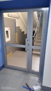 Противопожарная алюминиевая дверь EIWS-30